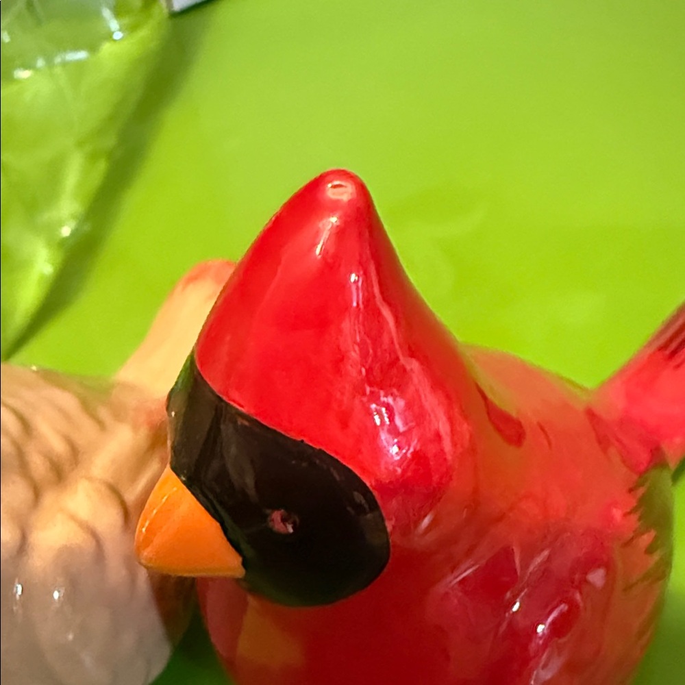 Cardinal salt and pepper shakers - Picture 4 of 5
